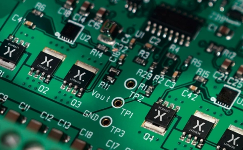 PCB信號線(xiàn)邊緣粗糙：激光飛濺改變阻抗一致性