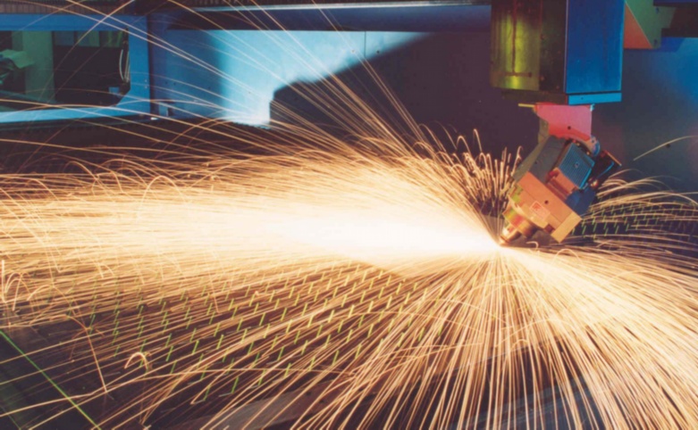 精密激光切割機vs鋁基板激光切割機：材料適配性對比